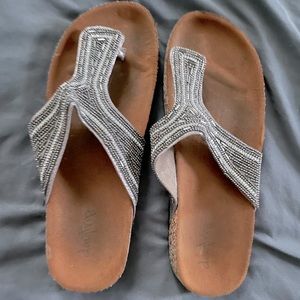 Buckle daytrip sandals